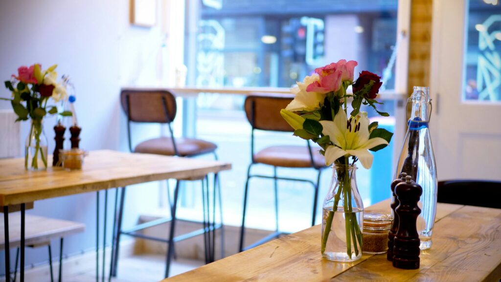 Poseur Tables